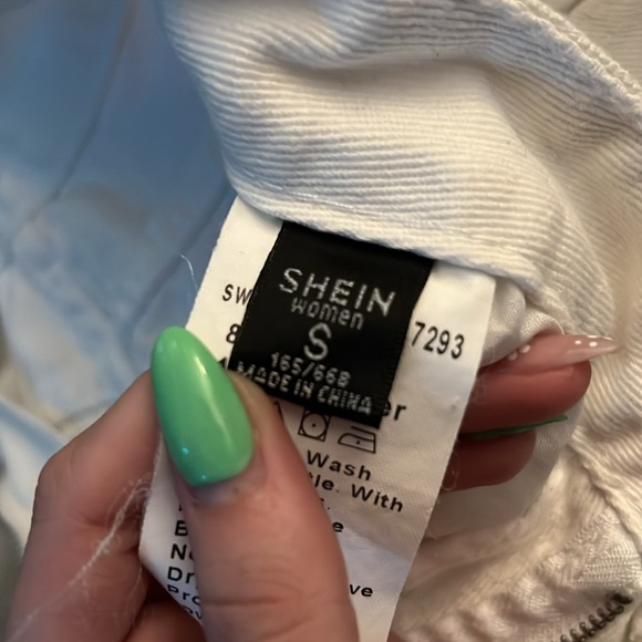 White jean shorts - Picture 2 of 2